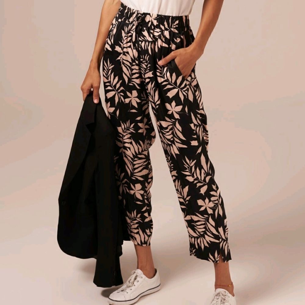 Tucker Julia Pant Moonlight Safari in Stretch Georgette